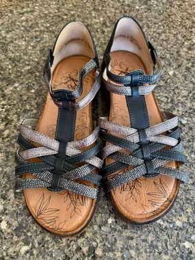 New Remonte Strappy flat sandals size 10 EUR 41